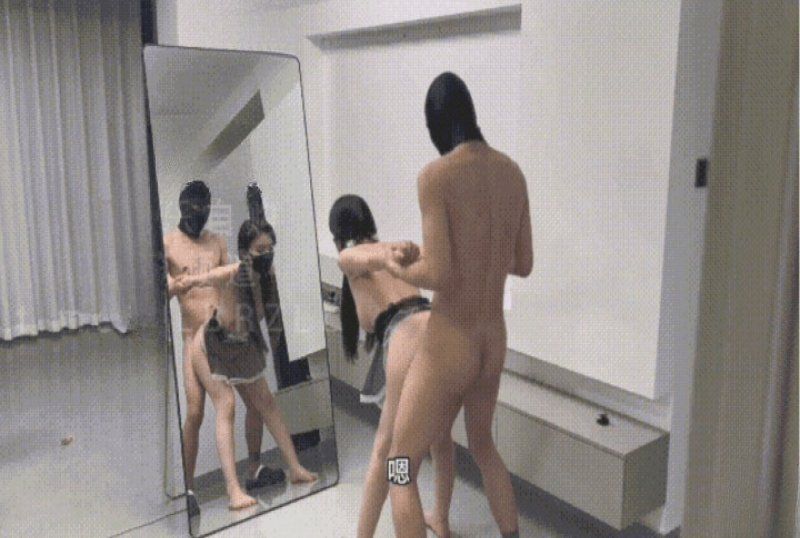 杏吧傳媒 御蘿雙修黑色網紗先收拾衛生再服務主人-上官雅兒